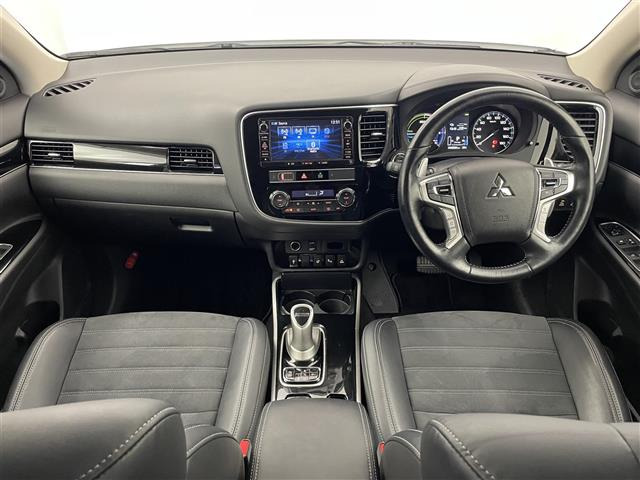 アウトランダーPHEV2.4 G 4WD