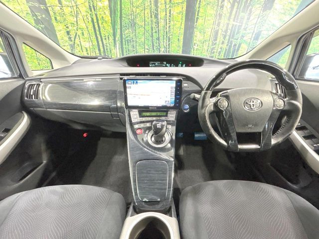 プリウス1.8 S