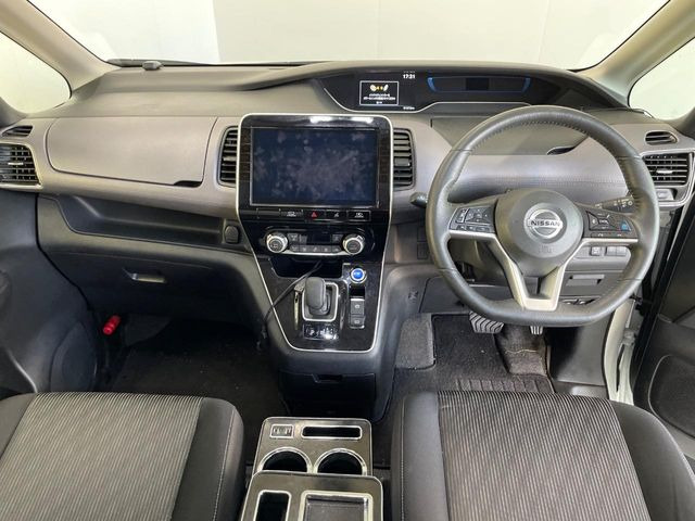 セレナ1.2 e-POWER ハイウェイスターV