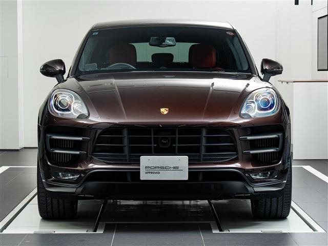 マカンターボ PDK 4WD