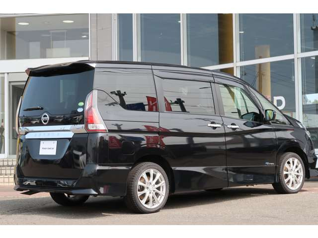 セレナ2.0 ハイウェイスター 4WD
