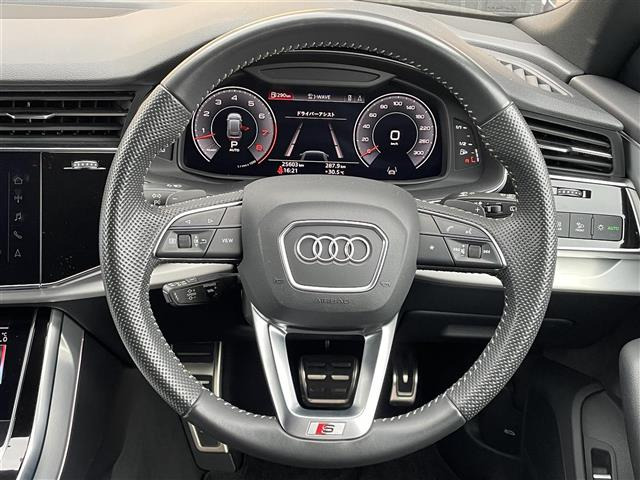 Q855 TFSI クワトロ デビューパッケージ Sライン 4WD