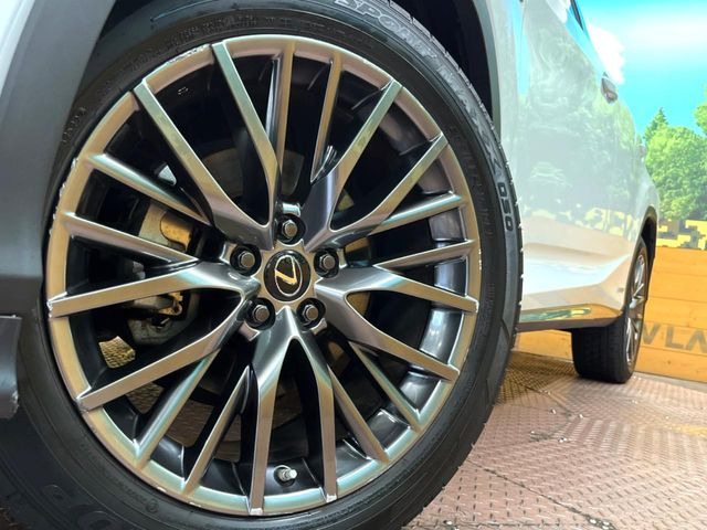 �y����20�C���`�A���~�z�C�[���z�O�ςɃ}�b�`���������A���~�z�C�[���𑕒����Ă���܂��B�e��ЊO�A���~�z�C�[����A�X�^�b�h���X�^�C�����戵�����Ă���܂��B���񂲑��k����������