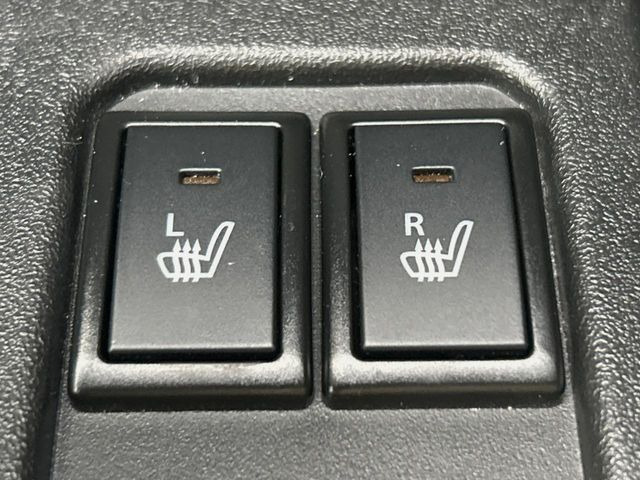 【シートヒーター】寒い日に重宝するシートヒーター!エアコンより早く温まってくれるので寒がりの人も安心ですね♪エアコンの温風は乾燥するから苦手、という方にもをおすすめです。