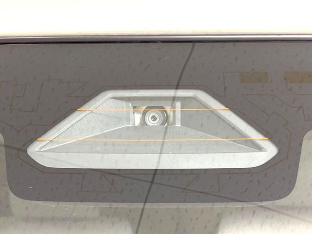 【スズキ セーフティサポート】走行中に前方の車両等を認識し、衝突しそうな時は警報とブレーキで衝突回避と被害軽減をアシスト。より安全にドライブをお楽しみいただけます。