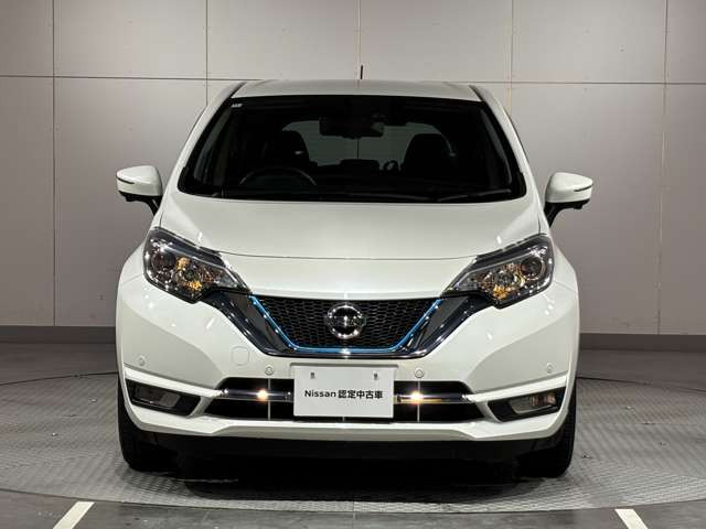 ノート1.2 e-POWER メダリスト FOUR 4WD