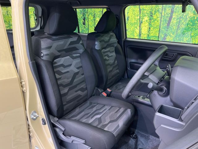 運転席シート廻りは使用感も少なく、良好な状態となっています。丁寧に使われていたことがよくわかりますね。