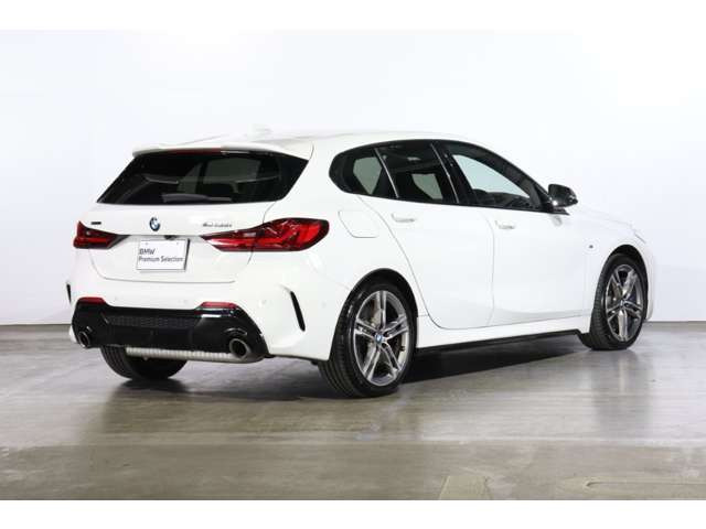 1シリーズM135i xドライブ 4WD