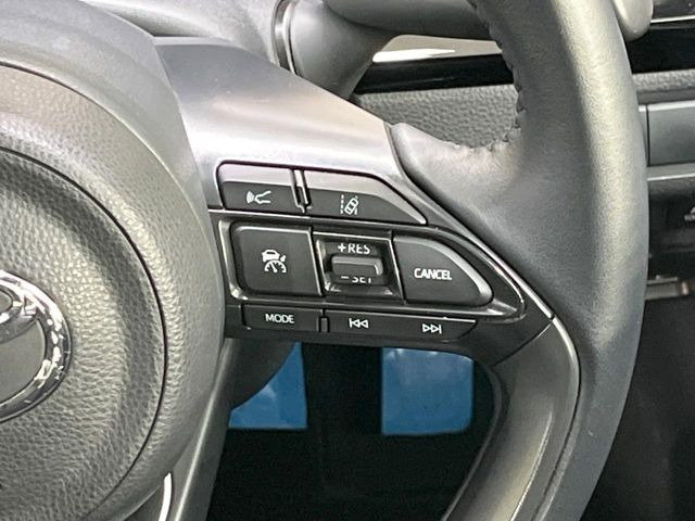 【レーダークルーズコントロール】高速道路での長距離走行が楽に!!自動で速度を保つクルーズコントロールが、衝突軽減システムと連携し、前方の車両を感知して車間を保つように速度調節してくれます!!