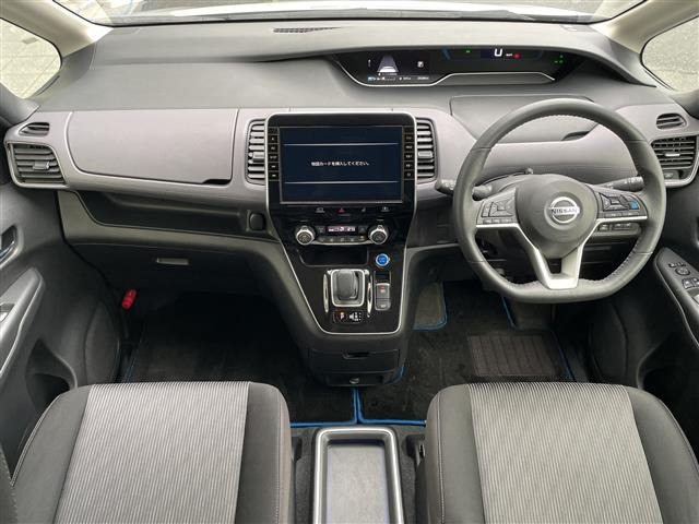 セレナ1.2 e-POWER ハイウェイスターV アーバンクロム