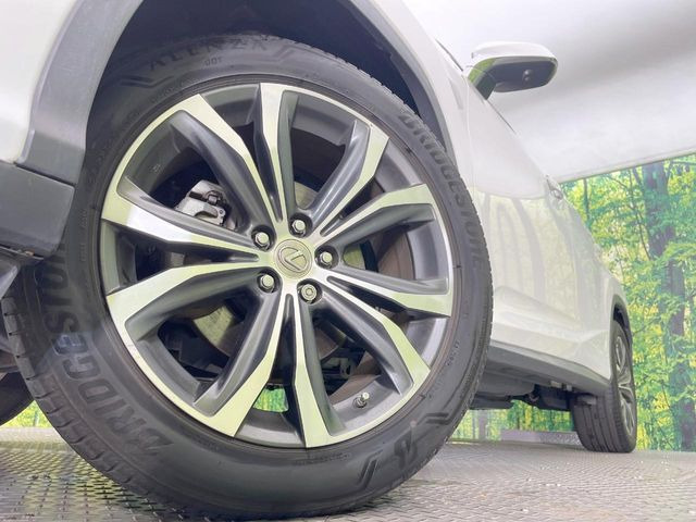 �y�����A���~�z�C�[���z�O�ςɃ}�b�`���������A���~�z�C�[���𑕒����Ă���܂��B�e��ЊO�A���~�z�C�[����A�X�^�b�h���X�^�C�����戵�����Ă���܂��B���񂲑��k����������