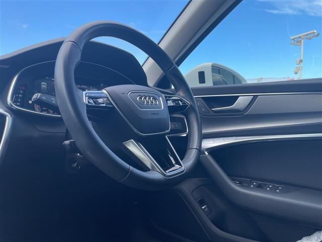 A6アバント45 TFSI クワトロ スポーツ 4WD