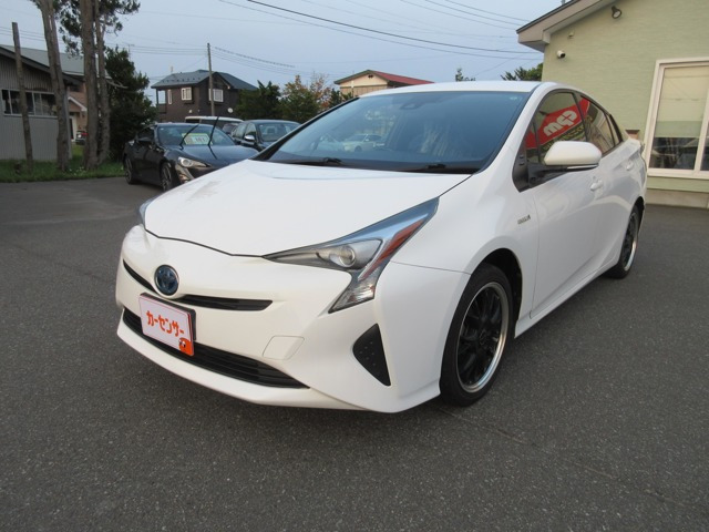 プリウス1.8 S E-Four 4WD