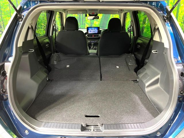 普段のお買い物や通勤、送迎等に十分な荷室スペースを確保しております。セカンドシートを倒すと、大きな荷物の積載も可能です♪