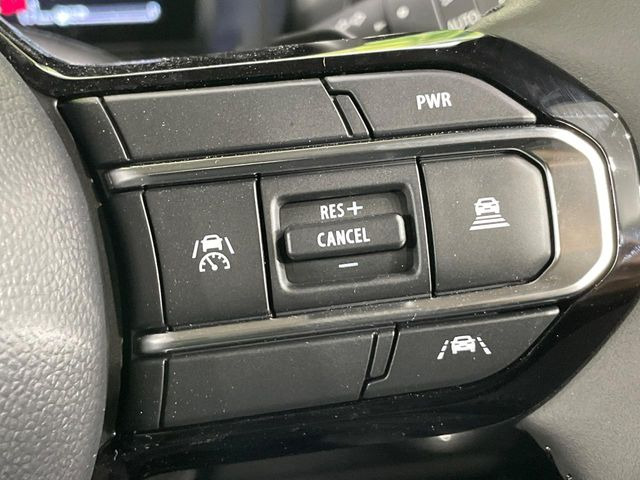 【アダプティブクルーズコントロール】高速道路での長距離走行が楽に!!自動で速度を保つクルーズコントロールが、衝突軽減システムと連携し、前方の車両を感知して車間を保つように速度調節してくれます!!