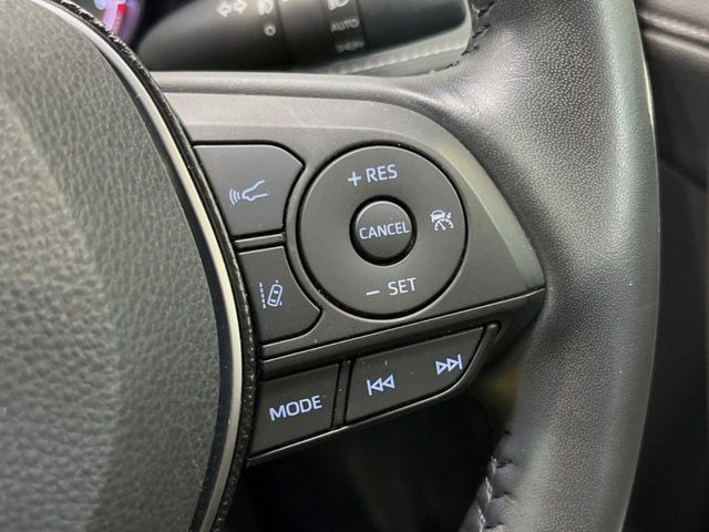 【レーダークルーズコントロール】高速道路での長距離走行が楽に!!自動で速度を保つクルーズコントロールが、衝突軽減システムと連携し、前方の車両を感知して車間を保つように速度調節してくれます!!