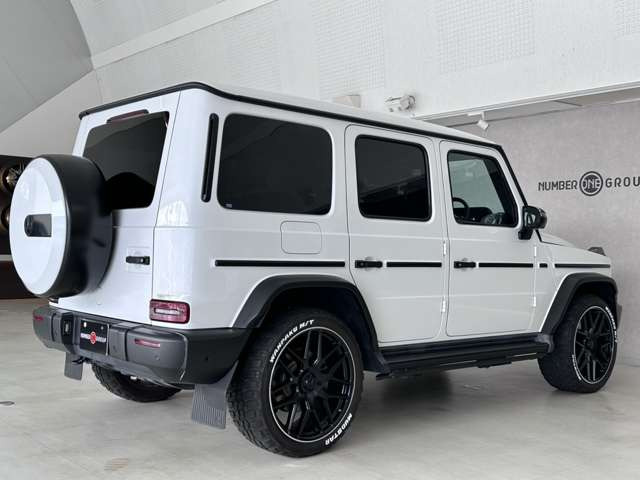 �z���C�g�̃��O�W���A���[���Ƀ}�b�g�u���b�N�̈������܂����������v���X���Ă��܂��B