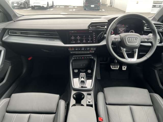 A3セダン30 TFSI Sライン