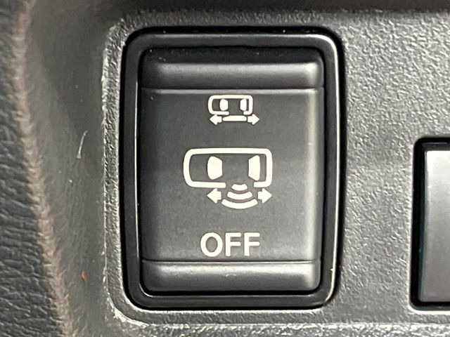 【パワースライドドア】スマートキーや運転席のスイッチでスライドドアの開閉が可能♪電動だから力を入れてドアを開ける必要が無く、小さいお子様でも、重い荷物を持っている時もラクに開け閉めできます♪