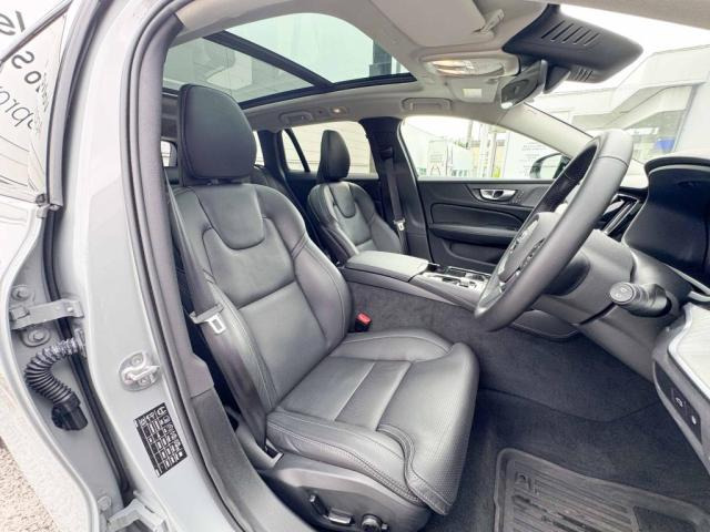 V60ウルトラ T6  AWD プラグインハイブリッド 4WD