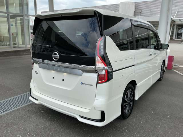 セレナ1.2 e-POWER ハイウェイスターV