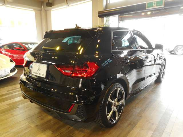 A1スポーツバック25 TFSI Sライン