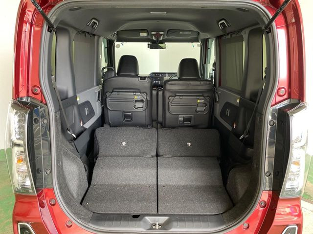 普段のお買い物や通勤、送迎等に十分な荷室スペースを確保しております。セカンドシートを倒すと、大きな荷物の積載も可能です♪