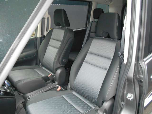 セレナ1.2 e-POWER ハイウェイスターV