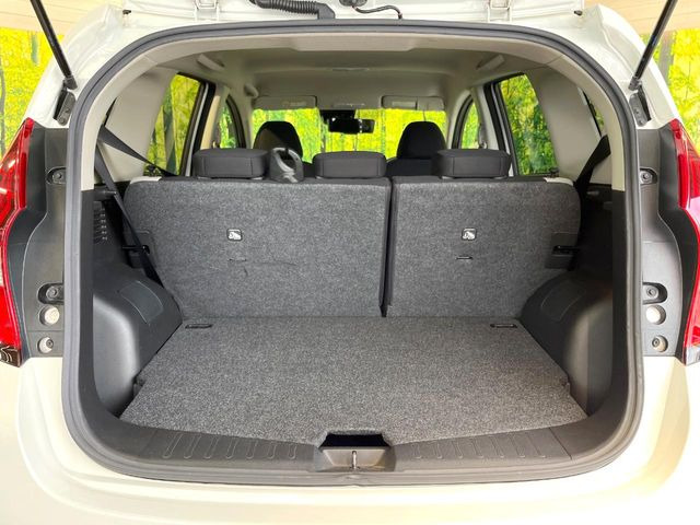 普段のお買い物や通勤、送迎等に十分な荷室スペースを確保しております。セカンドシートを倒すと、大きな荷物の積載も可能です♪