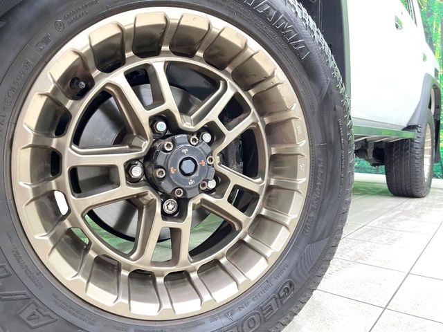 �y18�C���`�A���~�z�C�[���z�O�ςɃ}�b�`�����A���~�z�C�[���𑕒����Ă���܂��B�e��A���~�z�C�[����A�X�^�b�h���X�^�C�����戵�����Ă���܂��B���񂲑��k����������