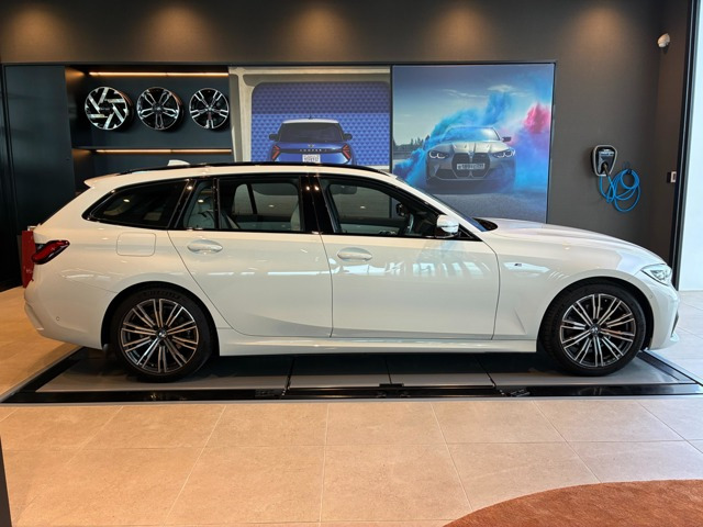 3シリーズツーリング320d xドライブ Mスポーツ  4WD