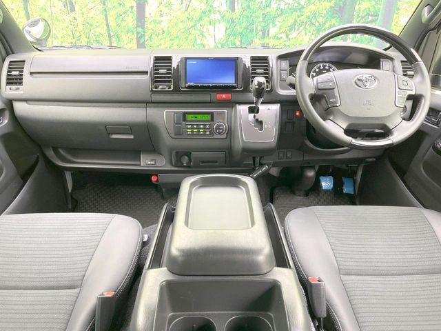 ハイエースバン