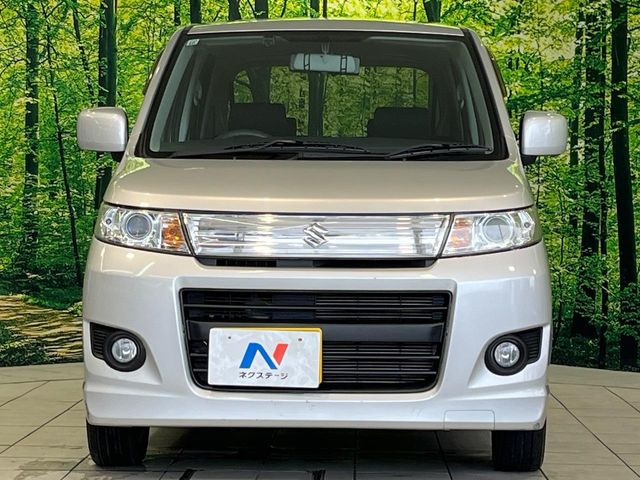 弊社では、全車『修復歴なし』のお車のみ取り扱っております。専任バイヤーによる厳選した仕入れの後、入庫後の車両チェックを行い、ネクステージが認定した高品質な中古車をご提供しております。