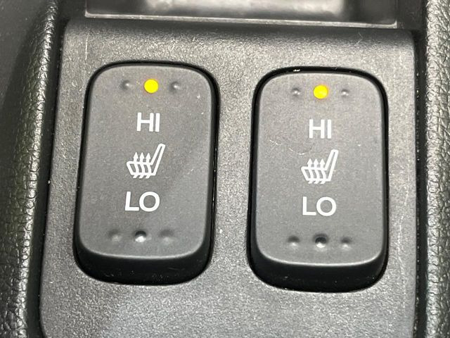 【シートヒーター】寒い日に重宝するシートヒーター!エアコンより早く温まってくれるので寒がりの人も安心ですね♪エアコンの温風は乾燥するから苦手、という方にもをおすすめです。