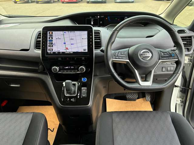 セレナ1.2 e-POWER ハイウェイスターV