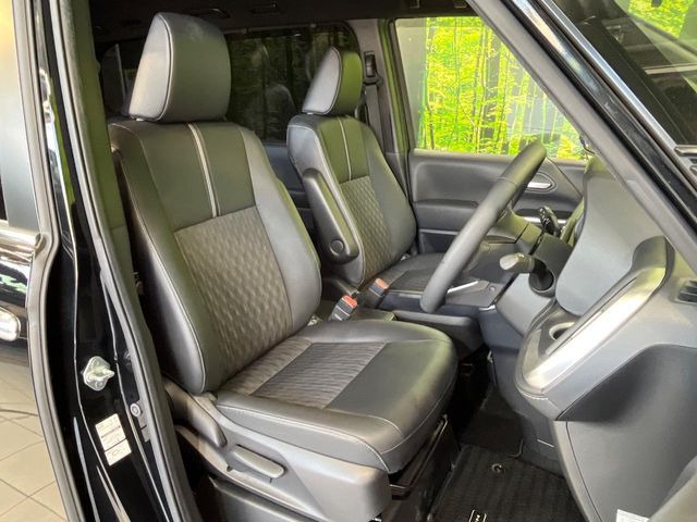 運転席シート廻りは使用感も少なく、良好な状態となっています。丁寧に使われていたことがよくわかりますね。