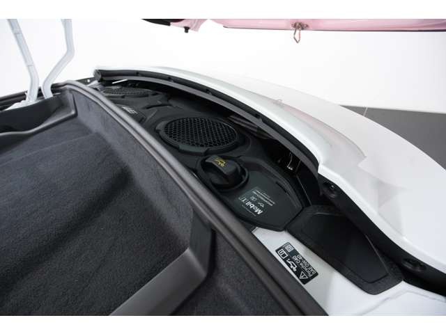 新世代のT-ハイブリッドシステムを搭載した3.6L水平対向6気筒+電動ターボチャージャーにより、システムトータル541ps/61.2kgmを発揮。