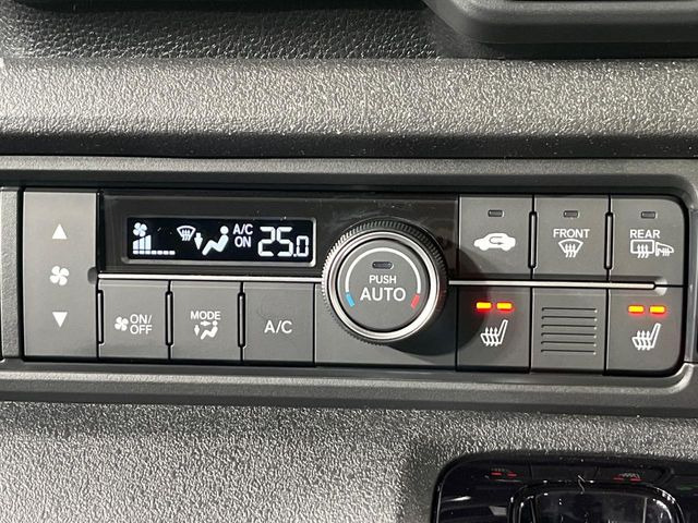 【シートヒーター】寒い日に重宝するシートヒーター!エアコンより早く温まってくれるので寒がりの人も安心ですね♪エアコンの温風は乾燥するから苦手、という方にもをおすすめです。