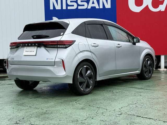 ノートオーラ1.2 G レザーエディション