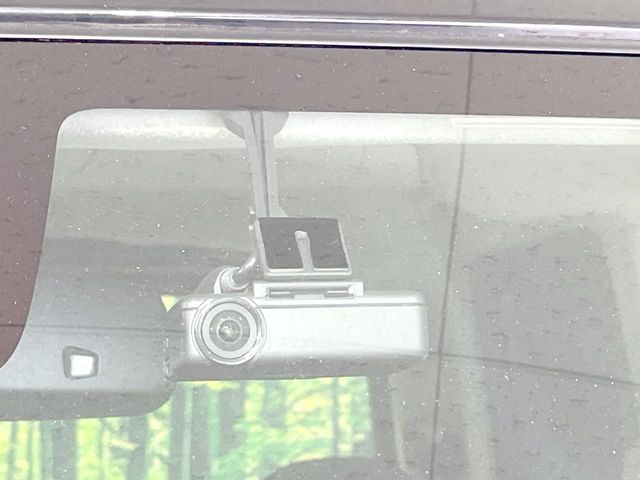 【ドライブレコーダー】ドライブレコーダー装備!走行中はもちろん、あおり運転や事故に遭遇した際、映像で記録し、万一のリスクに備えます。※記録用SDカードはお客様ご自身でご準備いただく必要があります。