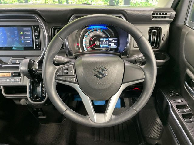 【ステアリングスイッチ】運転中、前方から目線をそらすことなく、オーディオ等の操作が可能な便利機能!安心&快適なドライブを演出してくれます♪