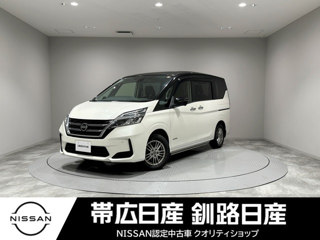 セレナ2.0 XV セカンドスライドアップシート 4WD