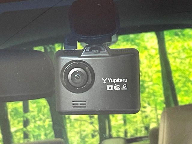 【ドライブレコーダー】ドライブレコーダー装備!走行中はもちろん、あおり運転や事故に遭遇した際、映像で記録し、万一のリスクに備えます。※記録用SDカードはお客様ご自身でご準備いただく必要があります。