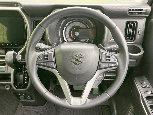 【純正革巻きステアリング】上質な革を使用することで、手にしっかり馴染みとても運転しやすいハンドルです♪