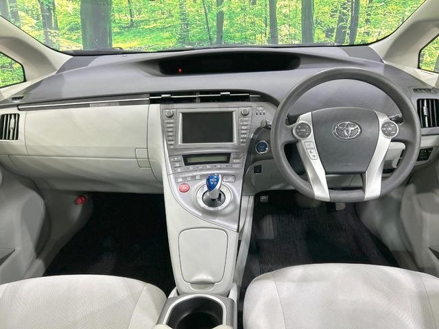 プリウス1.8 S