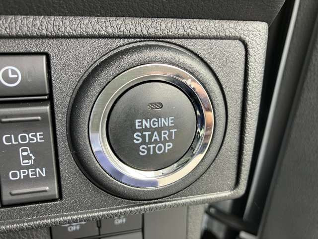 ★プッシュスタートシステム★エンジンスタートは最近はやりのプッシュスタート!鍵を車内に持ち込めばシリンダーに差し込まなくともボタン1つでエンジンがかかる★