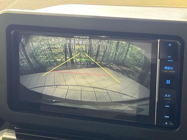 【バックカメラ】駐車時に後方がリアルタイム映像で確認できます。大型商業施設や立体駐車場での駐車時や、夜間のバック時に大活躍!運転スキルに関わらず、今や必須となった装備のひとつです!