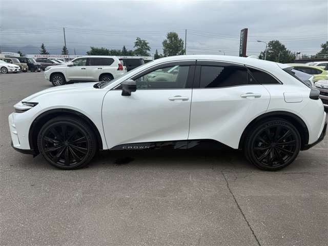 クラウンスポーツ2.5 Z E-Four 4WD