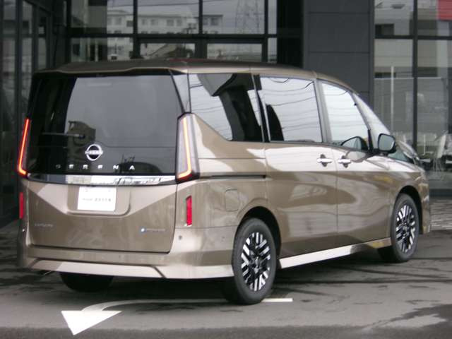 セレナ1.4 e-POWER ルキシオン