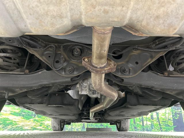 【本州仕入れ】のお車ですので、エンジンルームや下回りのサビも比較的少なく、お車を長く乗りたい方にぴったりの1台となっております♪